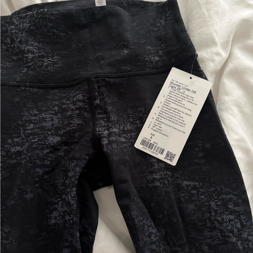 Brand new Wunder Under Lululemon Leggings size 6 - Picture 2 of 2
